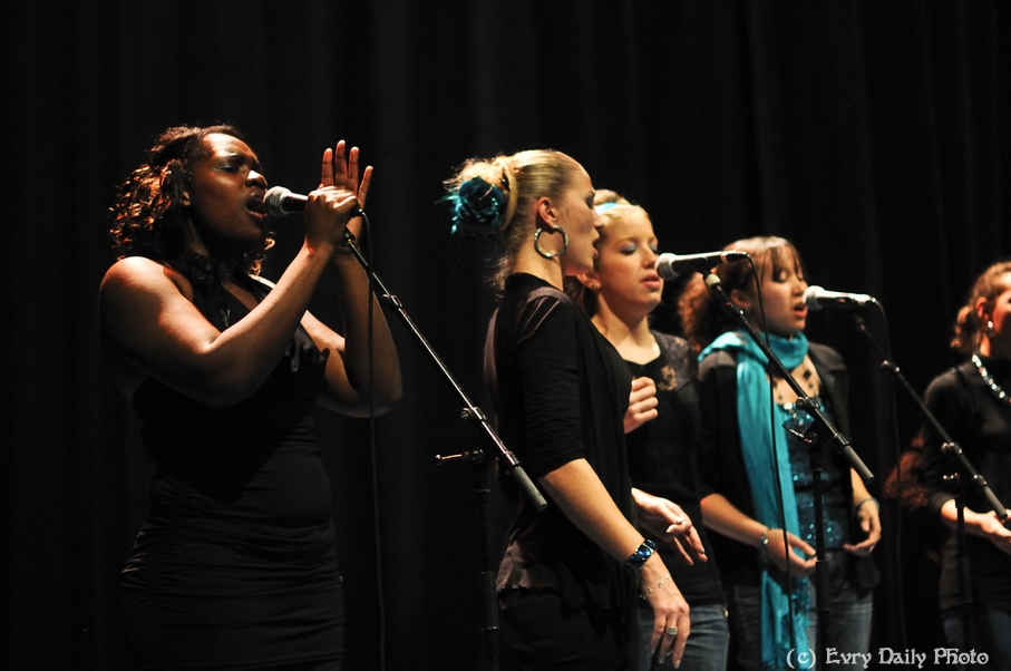 Evry Daily Photo - Telethon Evry 2010 - Concert Evry University Gospel - large - 5243436755.jpg